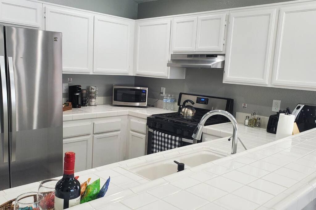 Comfortable Family Home ラスベガス エクステリア 写真