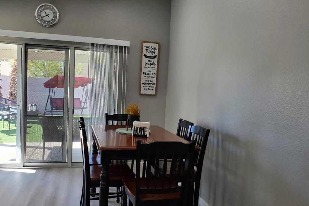 Comfortable Family Home ラスベガス エクステリア 写真