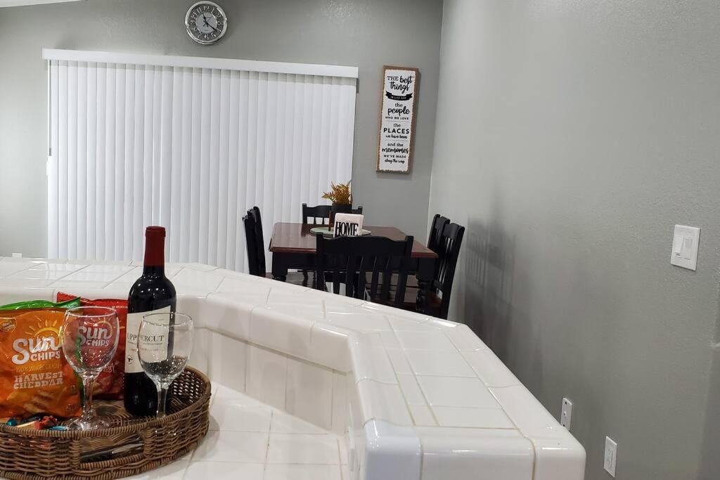 Comfortable Family Home ラスベガス エクステリア 写真